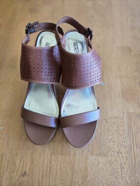 Kenneth Cole Reaction Med. Btrown Sandals - Like New - size 10